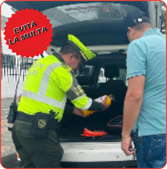 LINTERNA TOOLBOX         Caja con 16 piezas de alta calidad